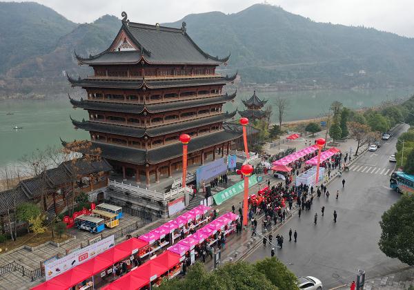 泸溪电商年货节火热开启 消费扶贫让特色农产品“俏”起来